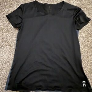 On Women's Black Performance Top